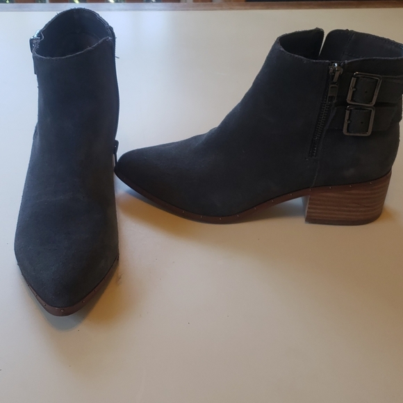 Gray suade Bleeker & Bond Booties. Size 7.5 - Picture 2 of 7
